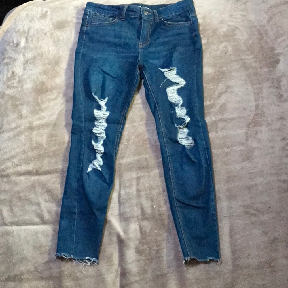 Ripped skinny jeans